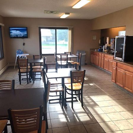 Oyo Hotel Glendive - Yellowstone River Bagian luar foto