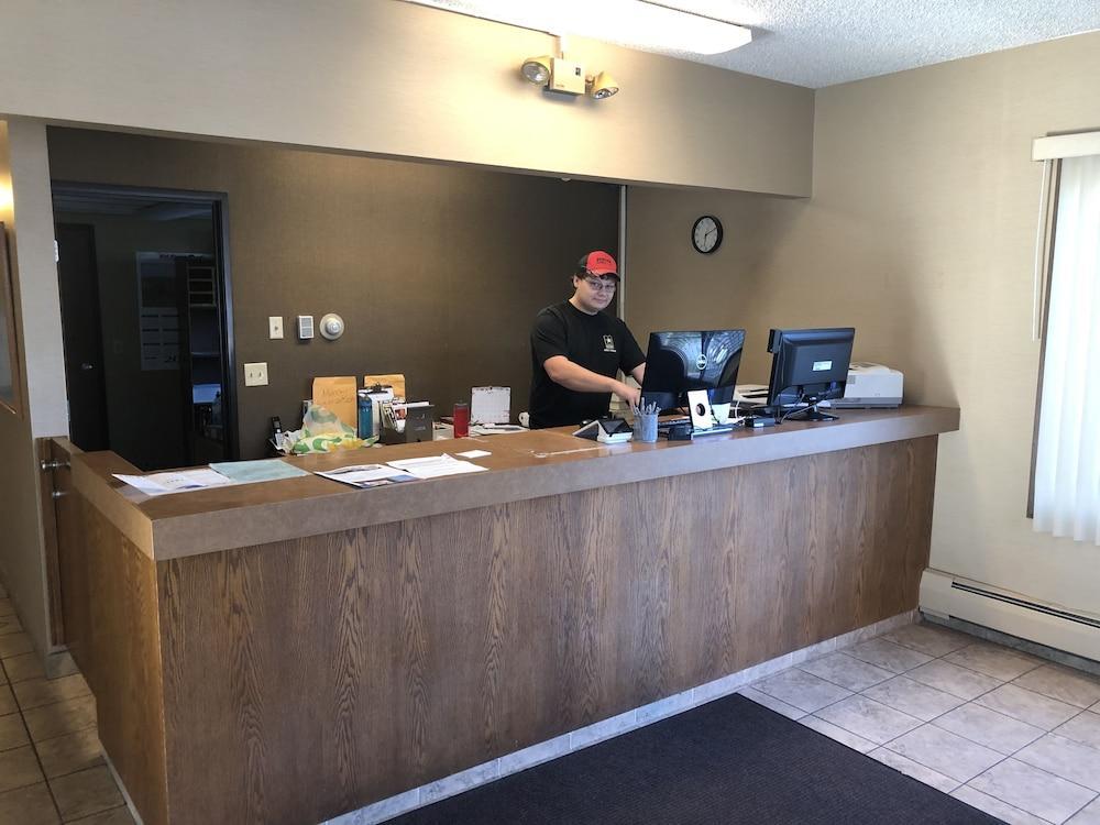 Oyo Hotel Glendive - Yellowstone River Bagian luar foto