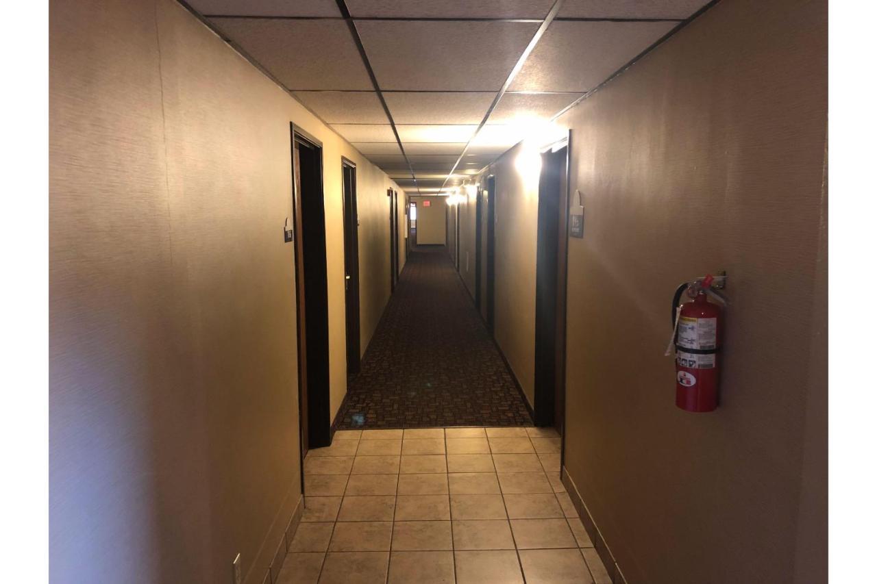 Oyo Hotel Glendive - Yellowstone River Bagian luar foto