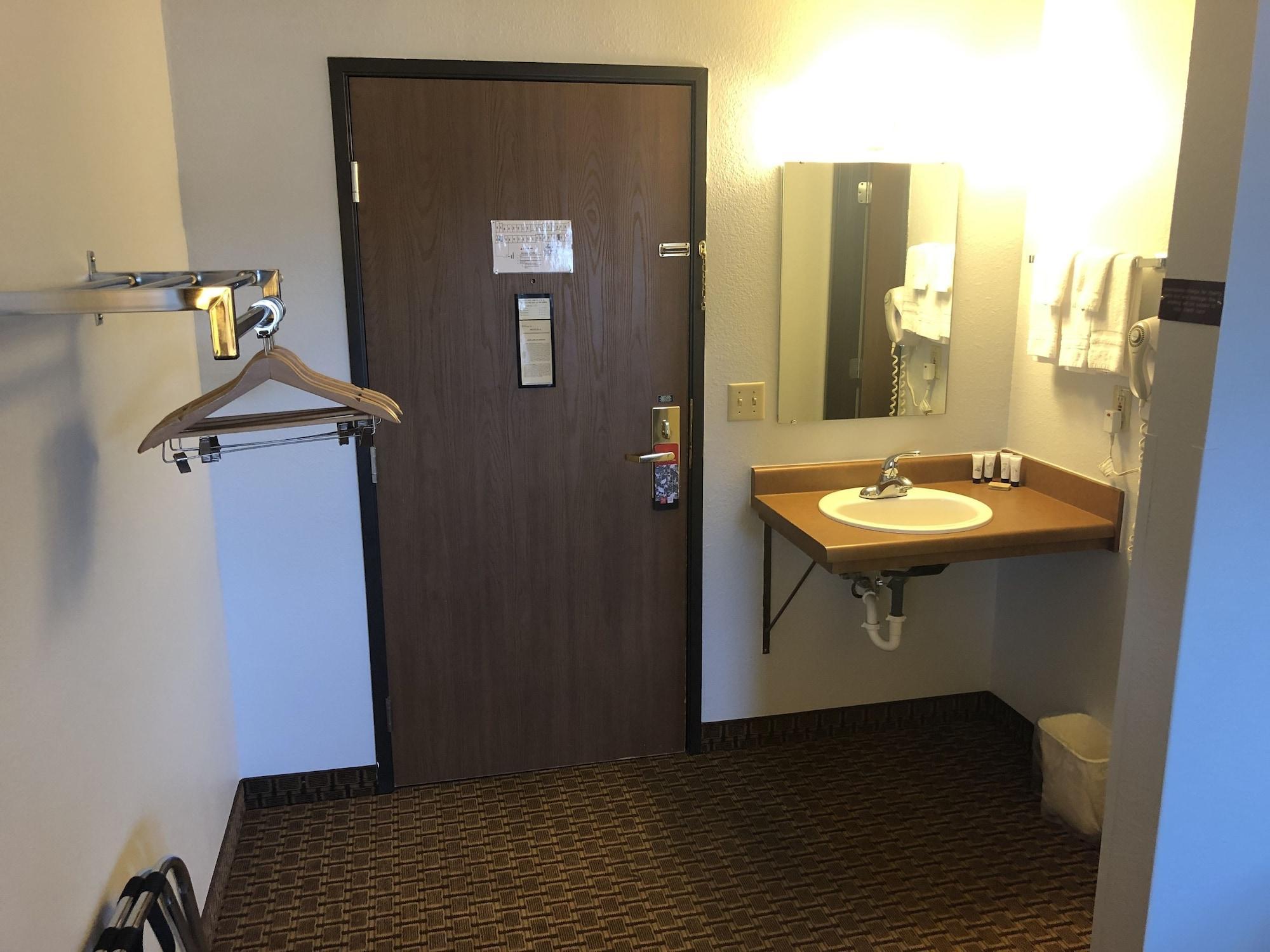 Oyo Hotel Glendive - Yellowstone River Bagian luar foto