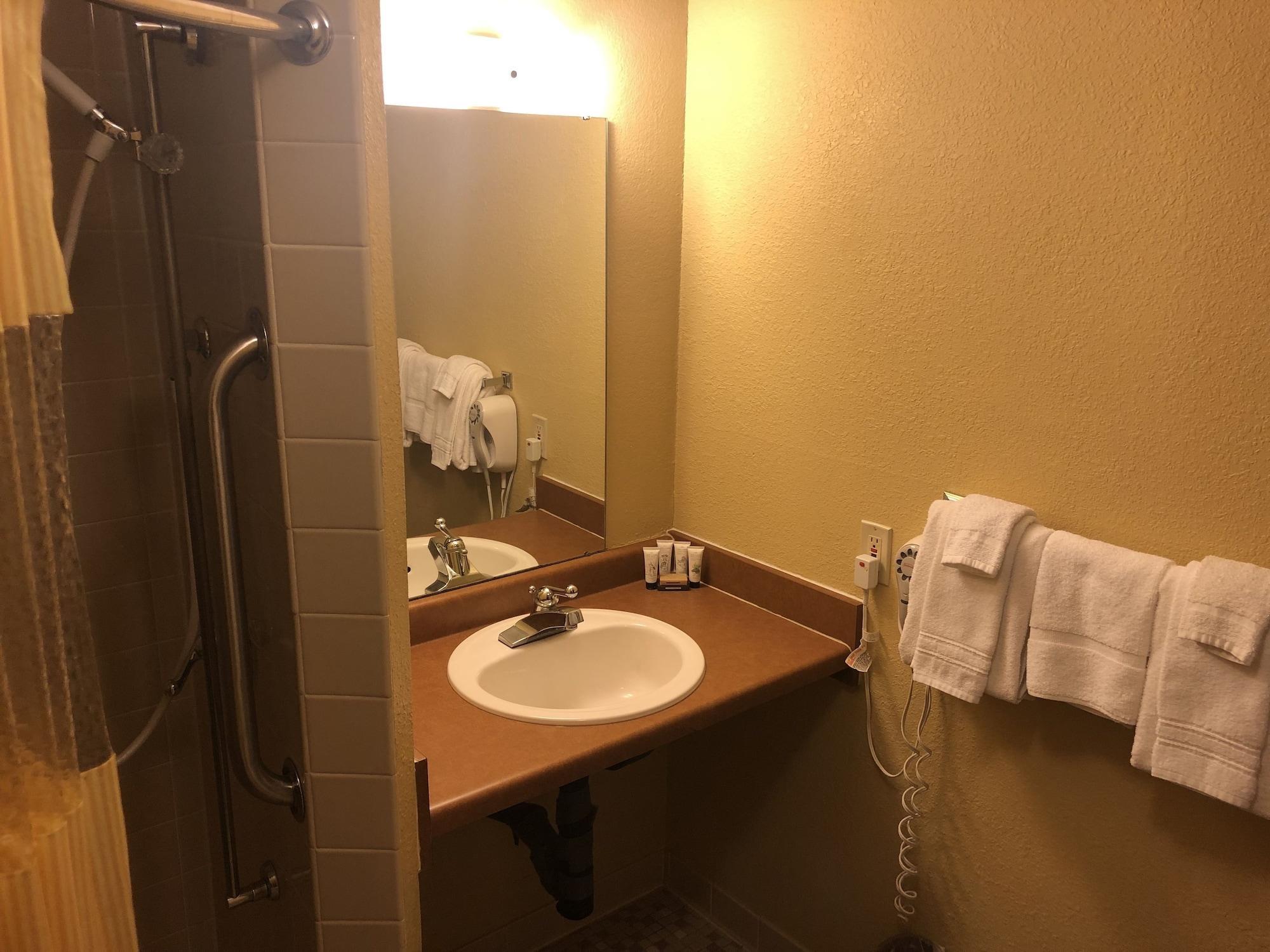 Oyo Hotel Glendive - Yellowstone River Bagian luar foto