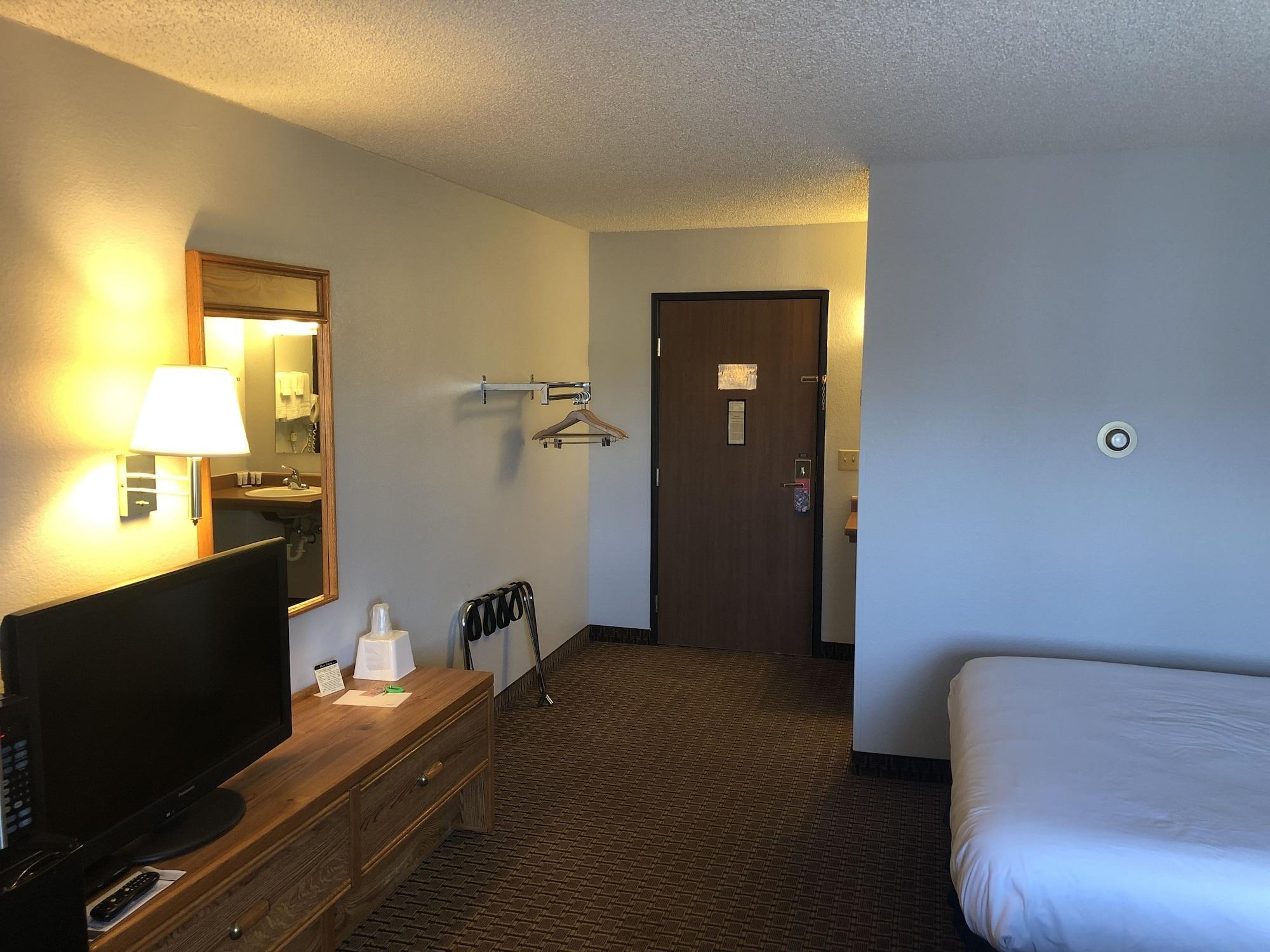 Oyo Hotel Glendive - Yellowstone River Bagian luar foto