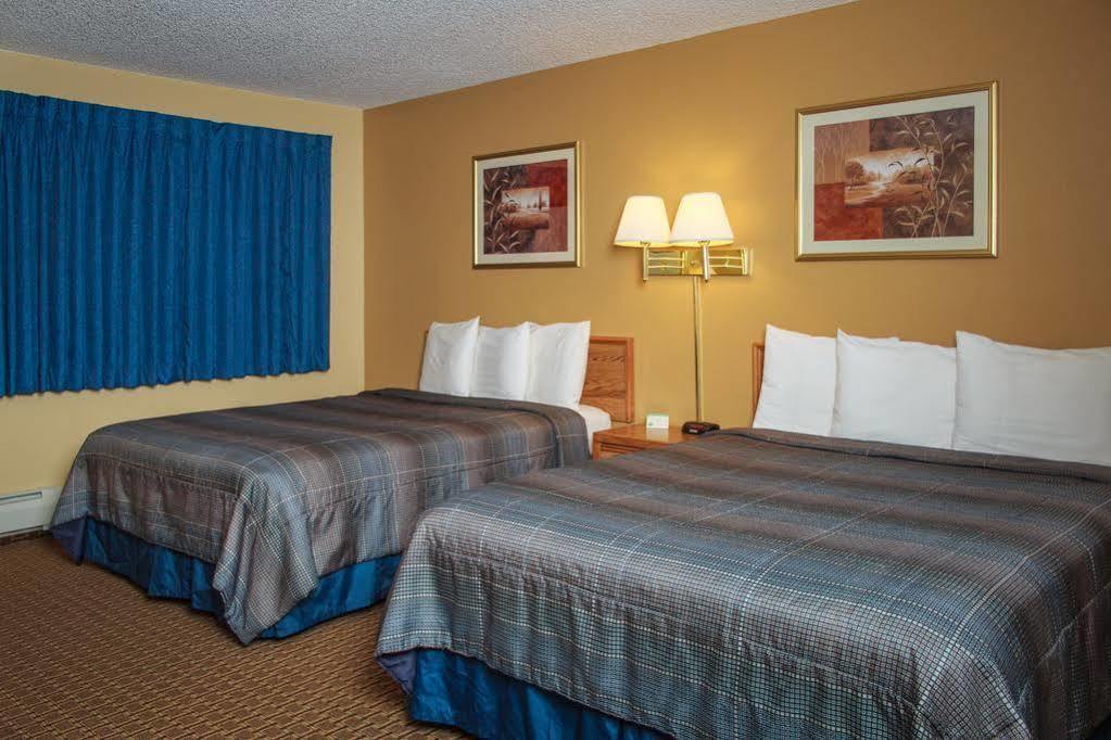 Oyo Hotel Glendive - Yellowstone River Bagian luar foto